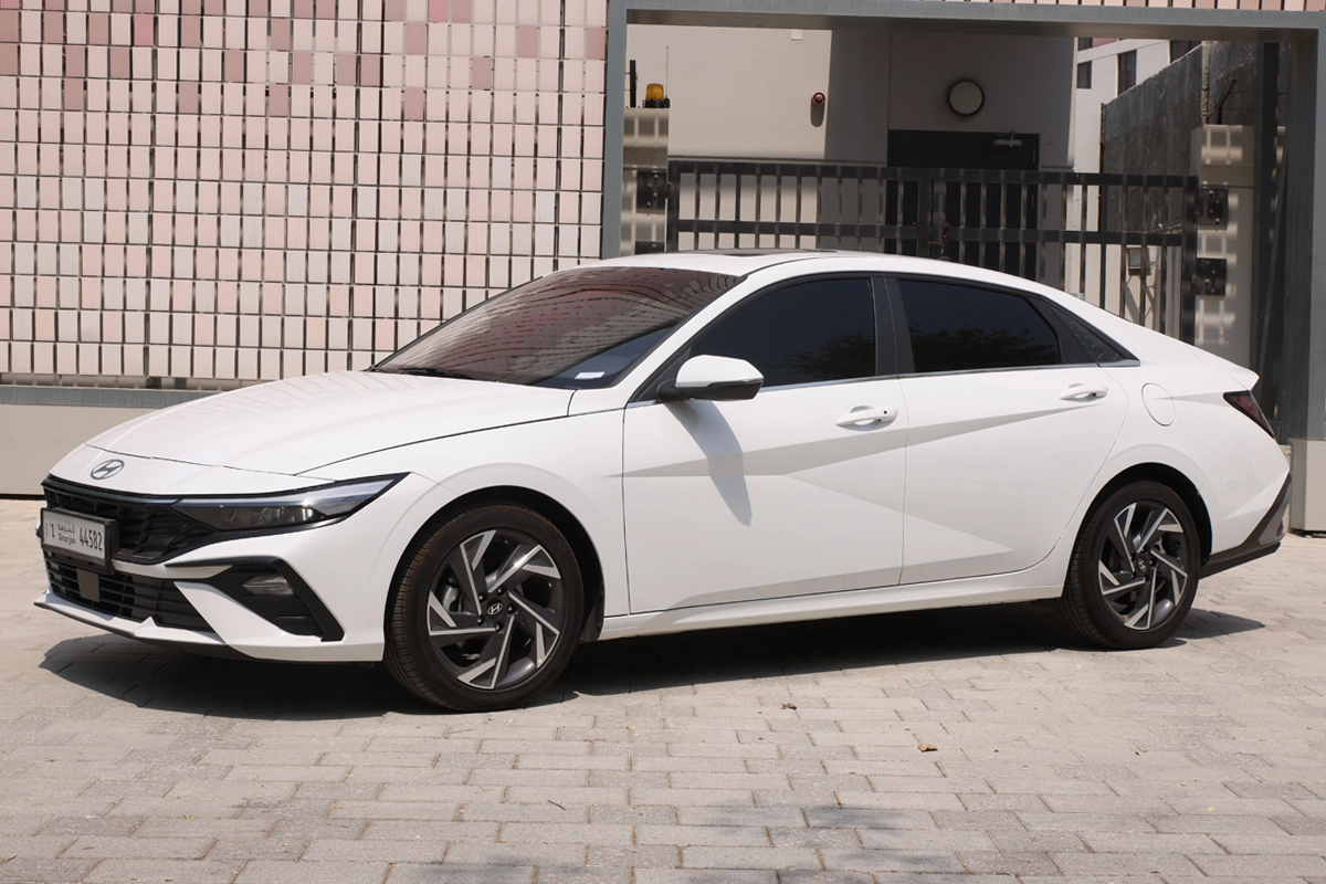 Hyundai Elantra 2025-1